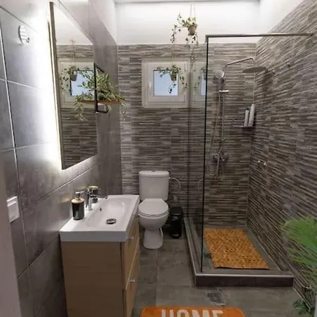 Elenis Luxury Rooftop Apartment *