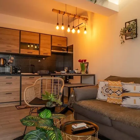 Elenis Luxury Rooftop Apartamento Larissa